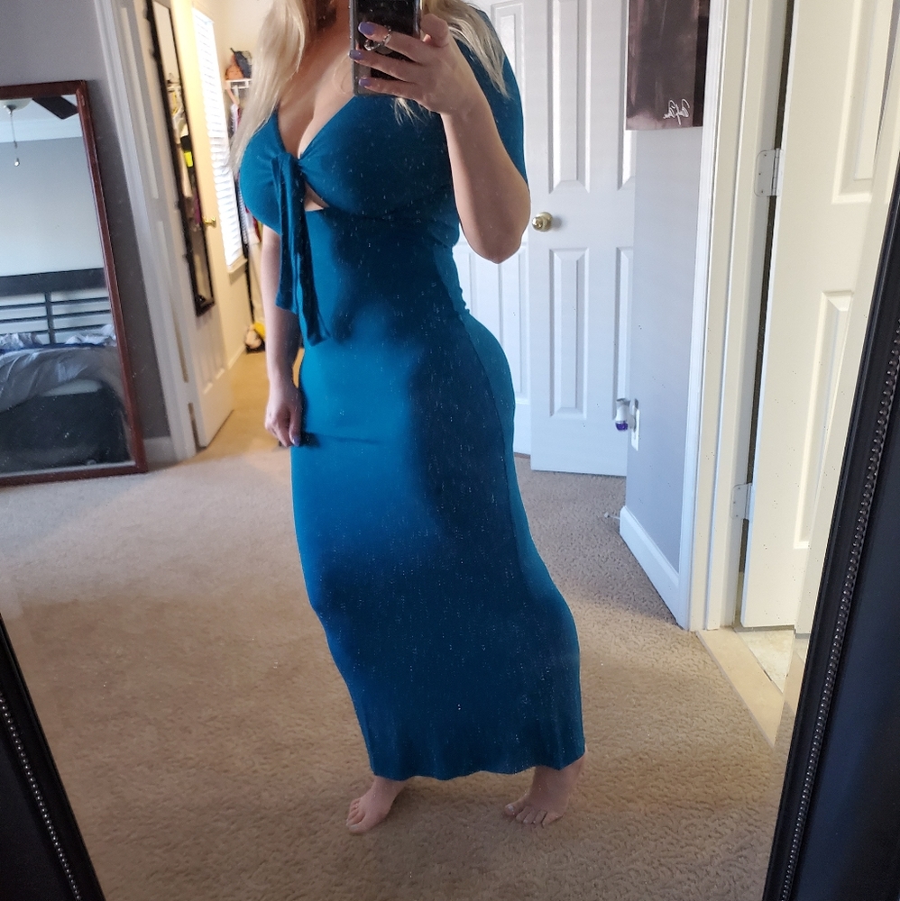 Dress - Picture 2 of 4